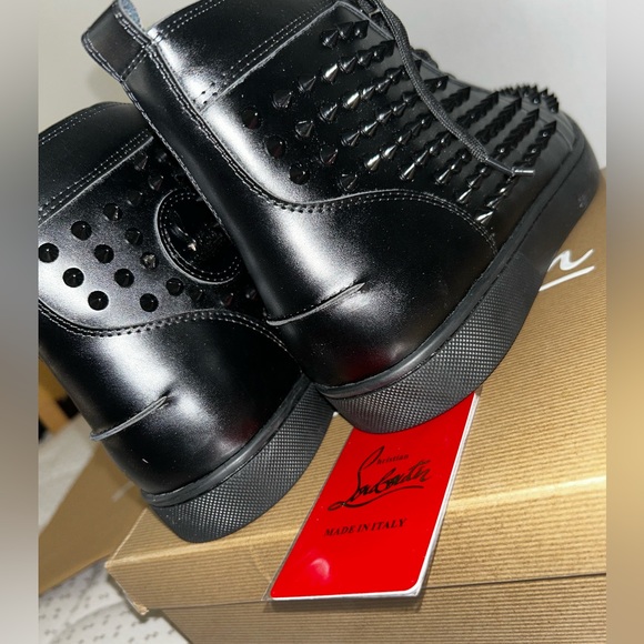 Louboutin new at a good price - Picture 11 of 14